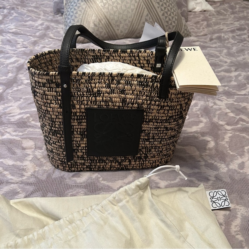 Authentic Loewe Black and Cream Woven raffia/leather small basket bag NWT! - Picture 12 of 12